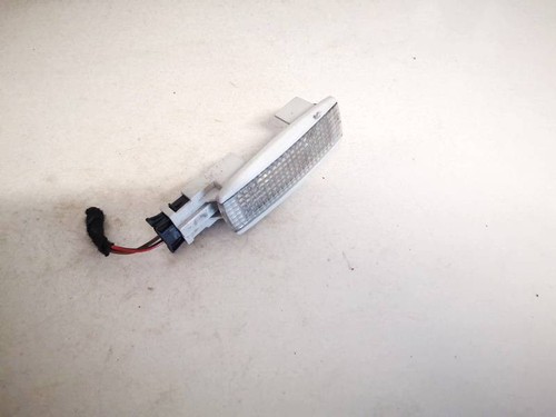 3b0947113 Innenraumleuchte Leseleuchte  Volkswagen Passat DE1916357-95