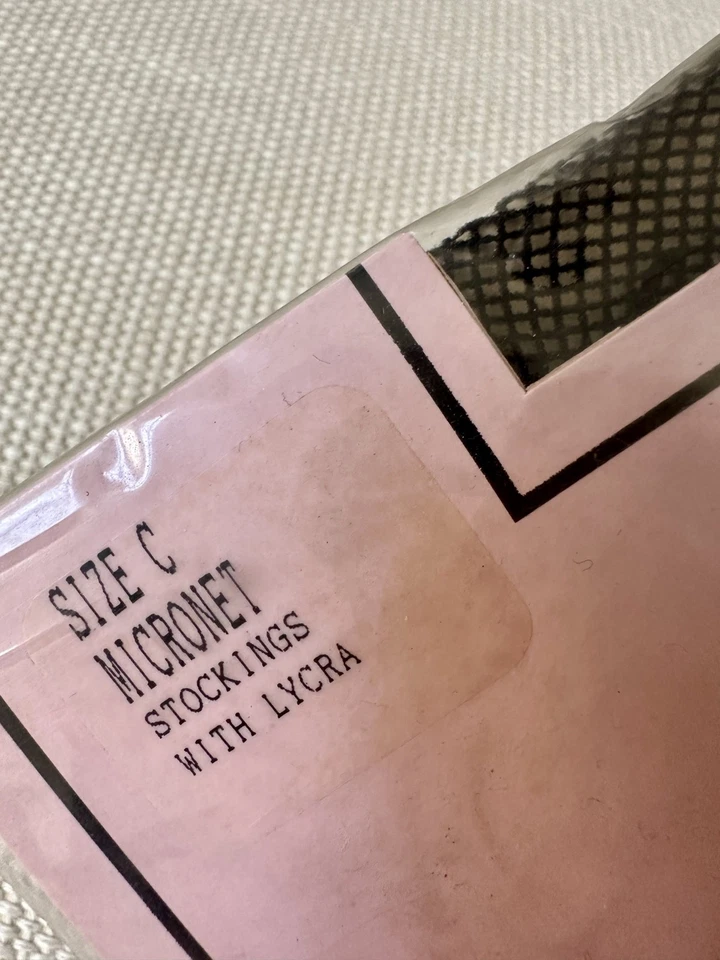 2 pares de medias Agent Provocateur de red/costura trasera + liga - talla C grande Foto 2 de 4