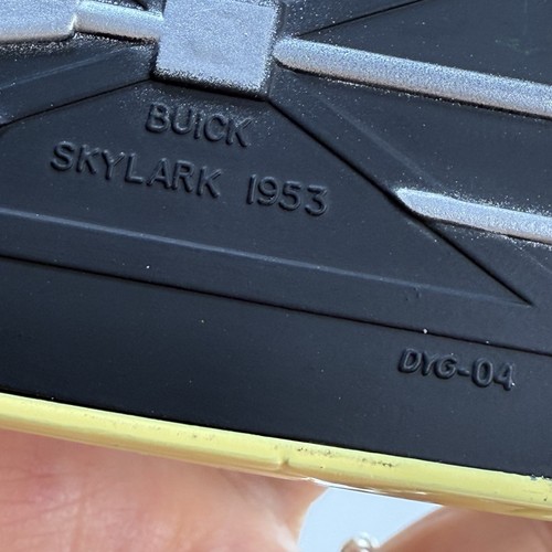 Matchbox Dinky Collection 1:43 1953 Buick Skylark Convertible Suelto Diecast Car - Imagen 9 de 10