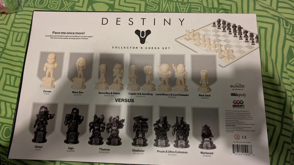 Juego de ajedrez Destiny para coleccionistas de USAopoly Foto 2 de 4