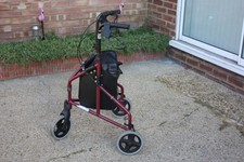 QUALITY DRIVE - 3 WHEEL WALKER MOBILITY AID - FOLDING - ADJUSTABLE -PLS READ