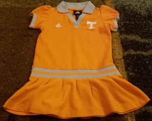 niños vestidos de adidas