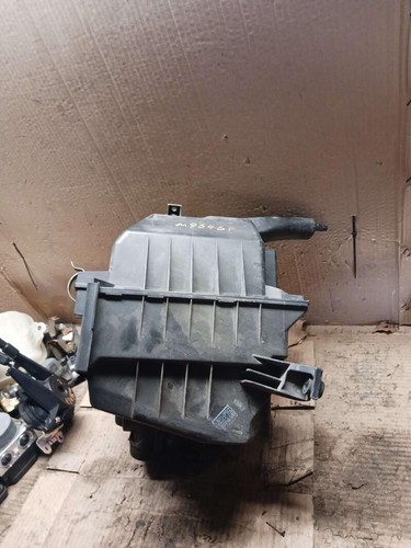 2011-2014 Toyota Sienna Air Box/Air Cleaner - Picture 6 of 9