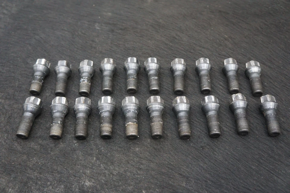 Juego de 20 tuercas de llanta de rueda tuerca perno tuerca OEM Rolls Royce Ghost serie I 2011 Foto 2 de 4