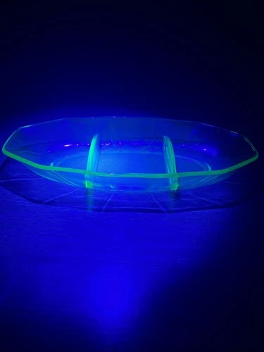 Green Uranium Glass Depression 3 Parted Relish Dish