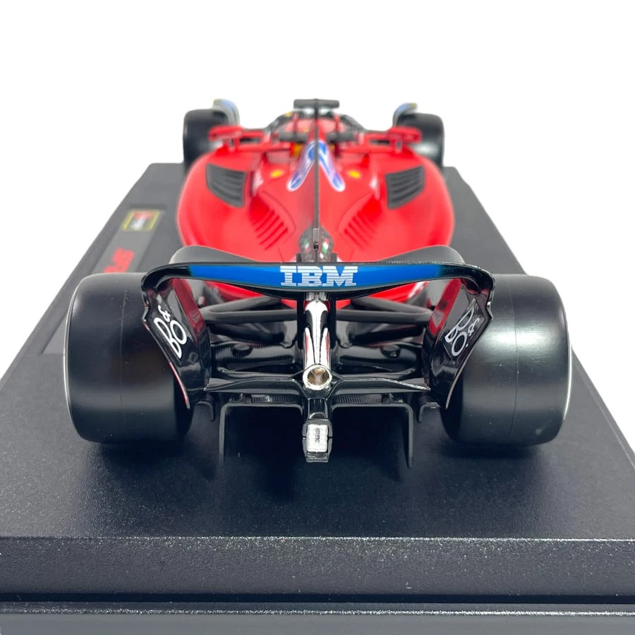 Modellino F1 Bburago 1/18 Ferrari SF-23 Test Fiorano 2025 #44 L. Hamilton - Immagine 4 di 4