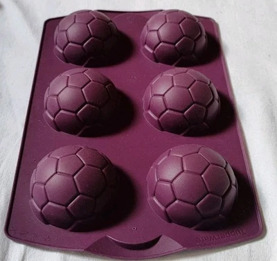 Tupperware Moule silicone - 6 Ballons Football - Photo 1/3