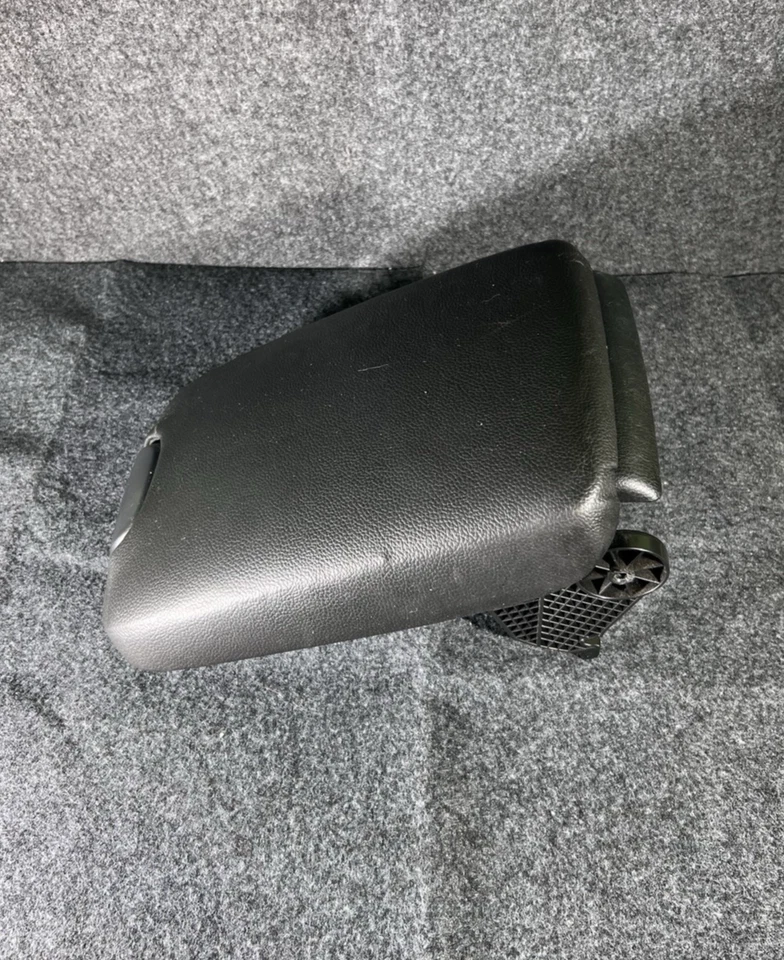 2008 - 2010 年本田雅阁中心控制台黑色皮革扶手盖组件原始设备制造商 — 第 3/4 张图片