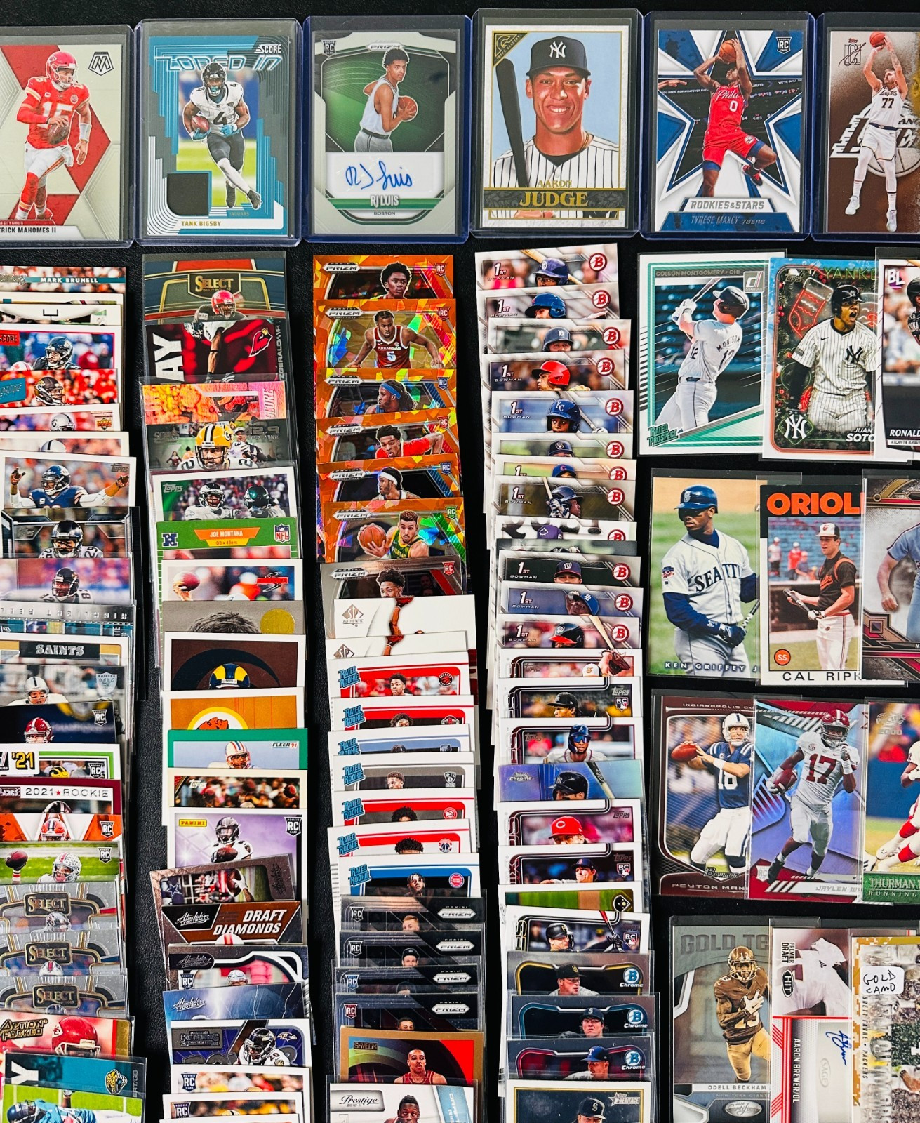 HUGE Sports CARD LOT! Jersey AUTO RC SP PRIZM Luka Doncic, Mahomes, Aaron Judge! view 3