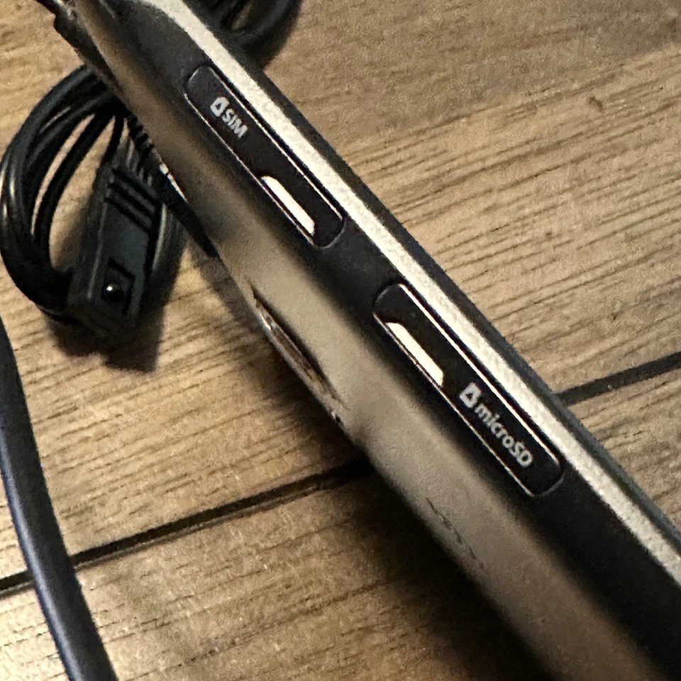 Samsung Galaxy Tab E 8.0 16gb Black SM-T377V Wi-Fi Unlocked (AT&T) Tablet - Image 3 of 4