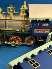 Toy State North Pole Express 1992 Christmas Magic Locomotive Car Engine Train