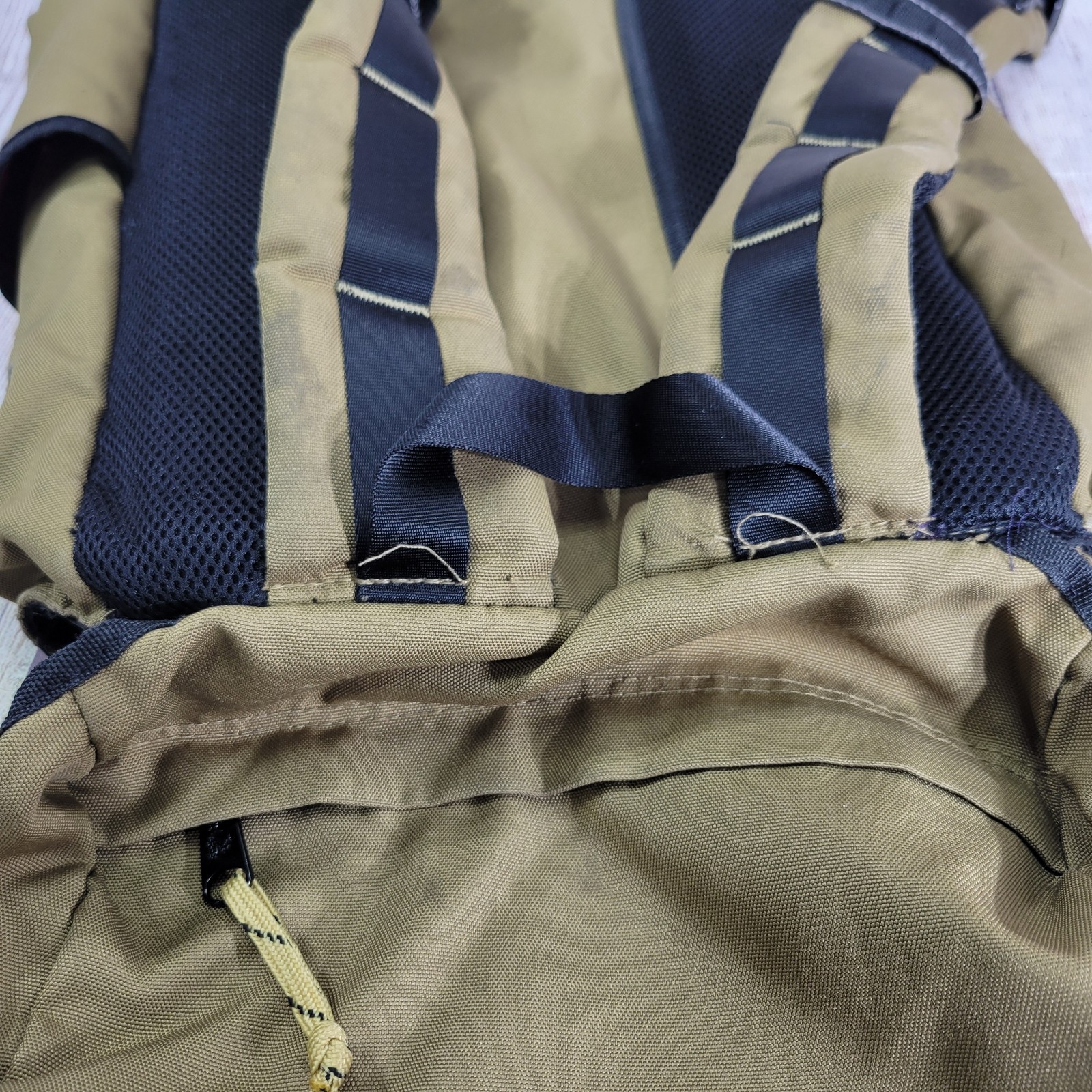 Roots Canada Polyester Canvas Backpack Rucksack H… - image 13