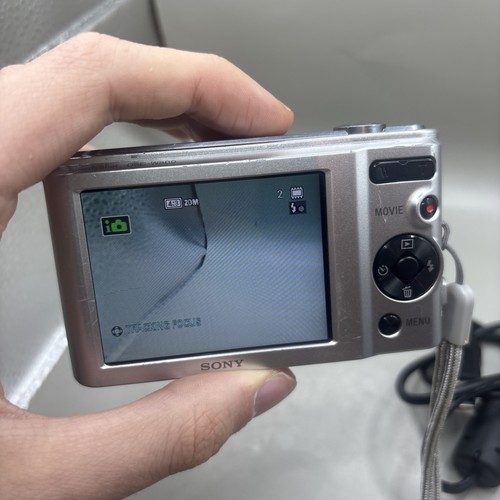 Sony Cyber-shot DSC-W800 20.1MP Digital Camera Silver with charger - Picture 9 of 11