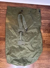 U.S. MILITARY NYLON DUFFEL BAG GREEN STANDARD ISSUE See Des
