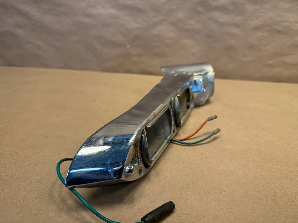 Lámpara trasera izquierda Jaguar XKE E-Type S1 OTS Lucas L651 OEM C16087 Foto 4 de 4