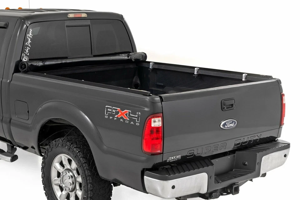 Cubierta de cama enrollable suave Rough Country 6'10" para Ford F250/F350 SuperDuty 99-16 Foto 2 de 4