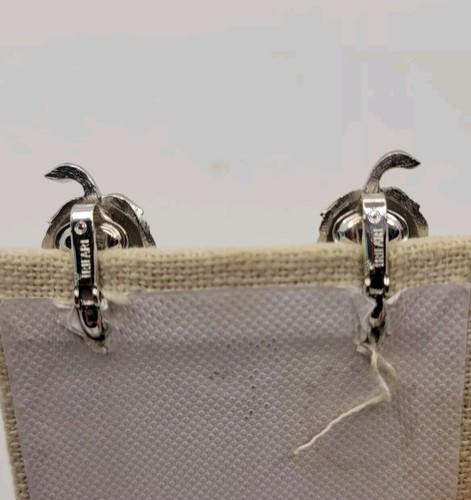 Orecchini Vintage Corona Trifari Spazzolato Argento Fragola Clip-On Qualità - Foto 3 di 16