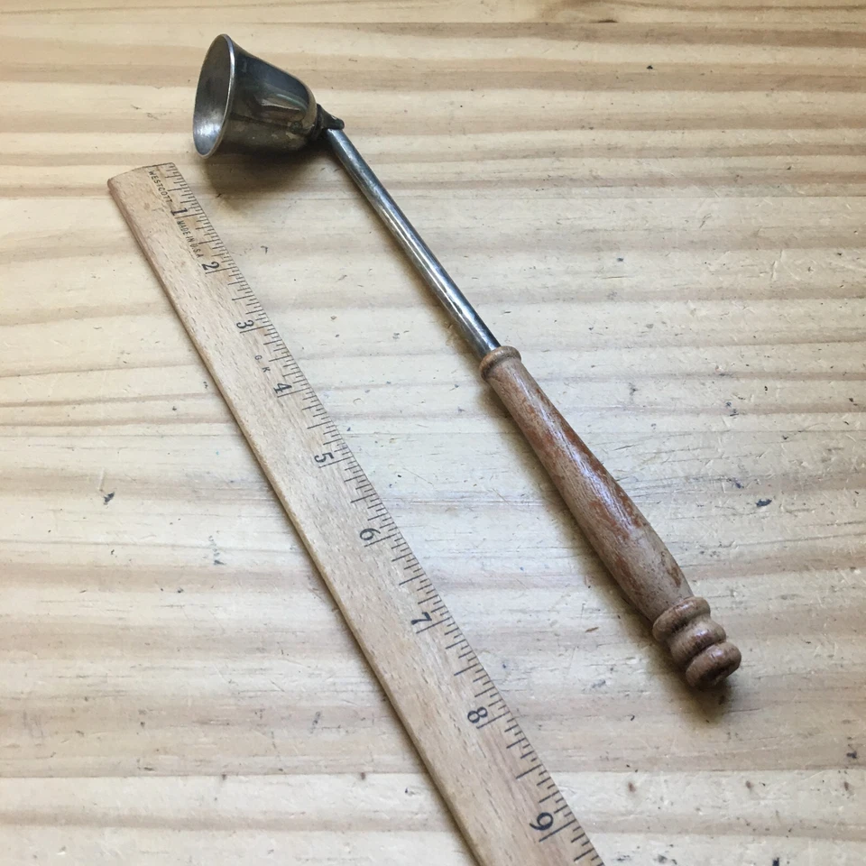 Taza campana plateada clásica vintage con mango de madera extintor de velas 9"L Foto 2 de 3