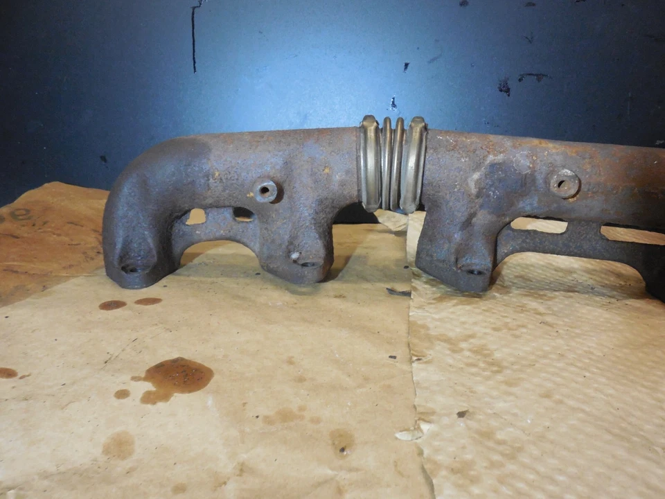 Colector escape motor derecho 1171423802 86-89 mercedes-benz r107 560sl 560sel Foto 3 de 4