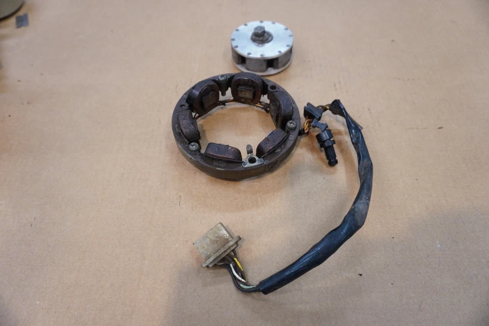 Montaje completo del estator Honda S90, OEM, usado. Foto 2 de 3