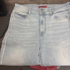 Women guess jeans skinny fit bedazzled jeans Size 29 Rhinestone Sided Nice