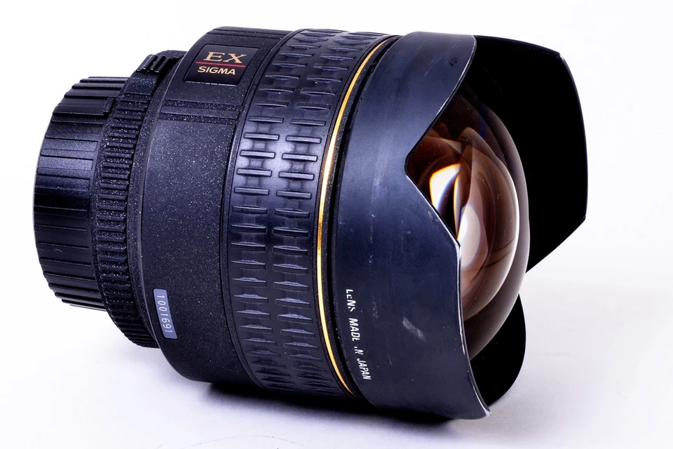 Wide angle lens - Sigma 14MM 2.8 lens - Nikon Mount - Image 4 of 4