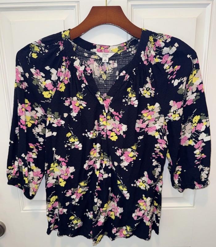 Crown & Ivy Womens Rayon 1/2 Sleeve V Neck Navy Pink Yellow Floral Blouse Small
