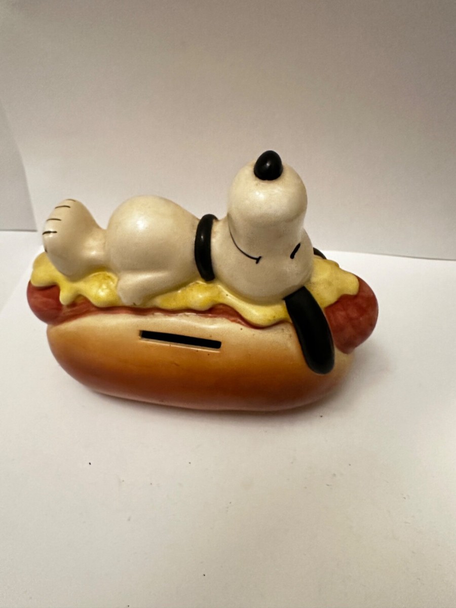 SNOOPY PEANUTS Hot Dog Bank Junk Food Series Determined