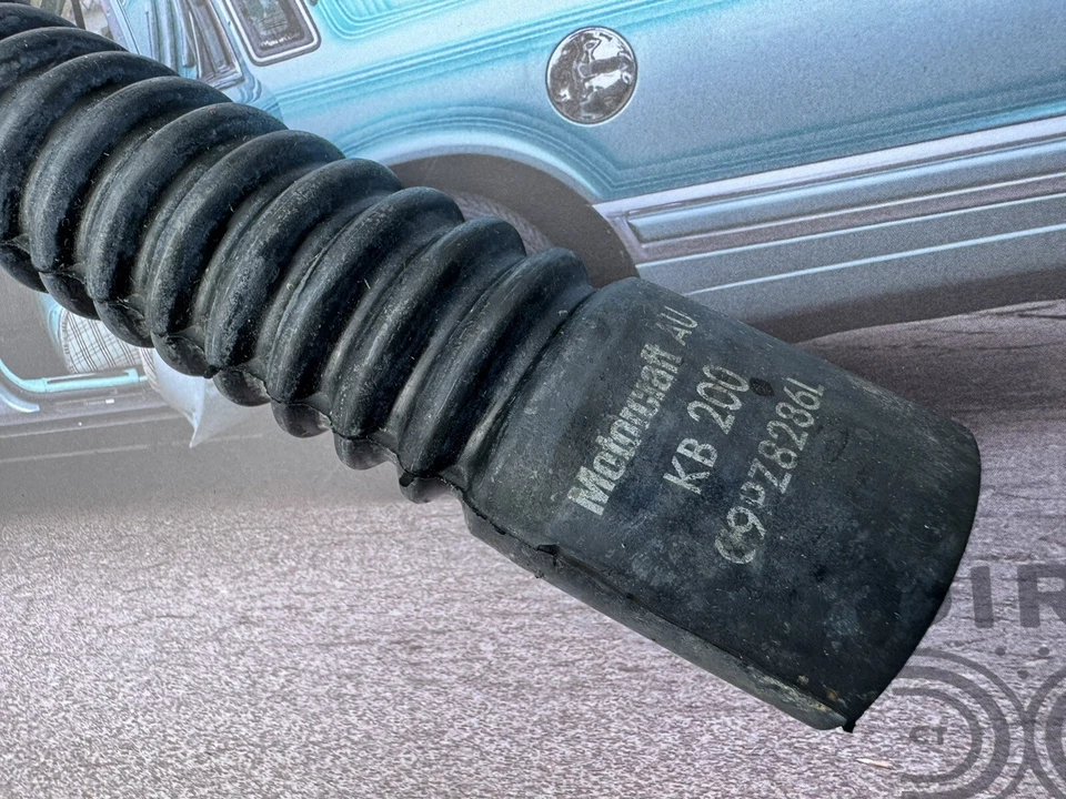 1965 66 67 Mustang 170 A/T Radiador Mangueira Flexível Inferior C9PZ-8286-L 1,5” I.D. L=20 pol - Imagem 3 de 4