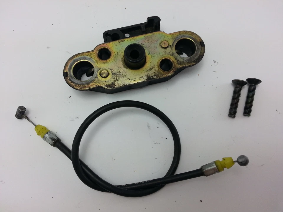 PESTILLO/CABLE ASIENTO TRASERO SUZUKI GSXR 600/750/1000 HAYABUSA KATANA VSTROM TL1000R Foto 2 de 4