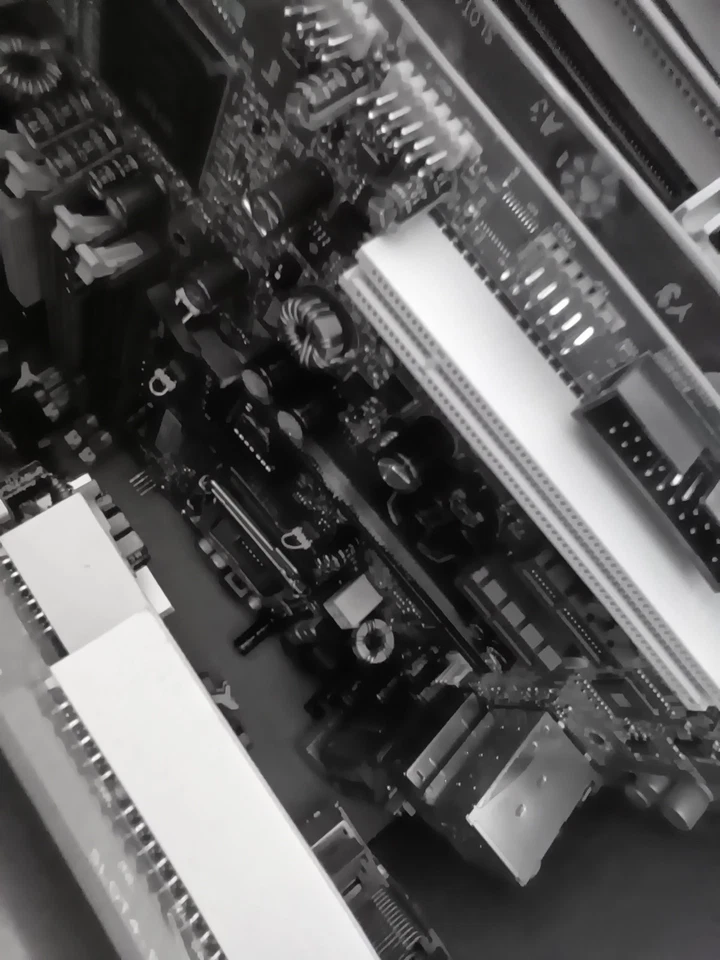 18 lbs Computer Motherboard PCB Scrap – Clean Boards for Gold Recovery / E-Waste - Image 2 of 4