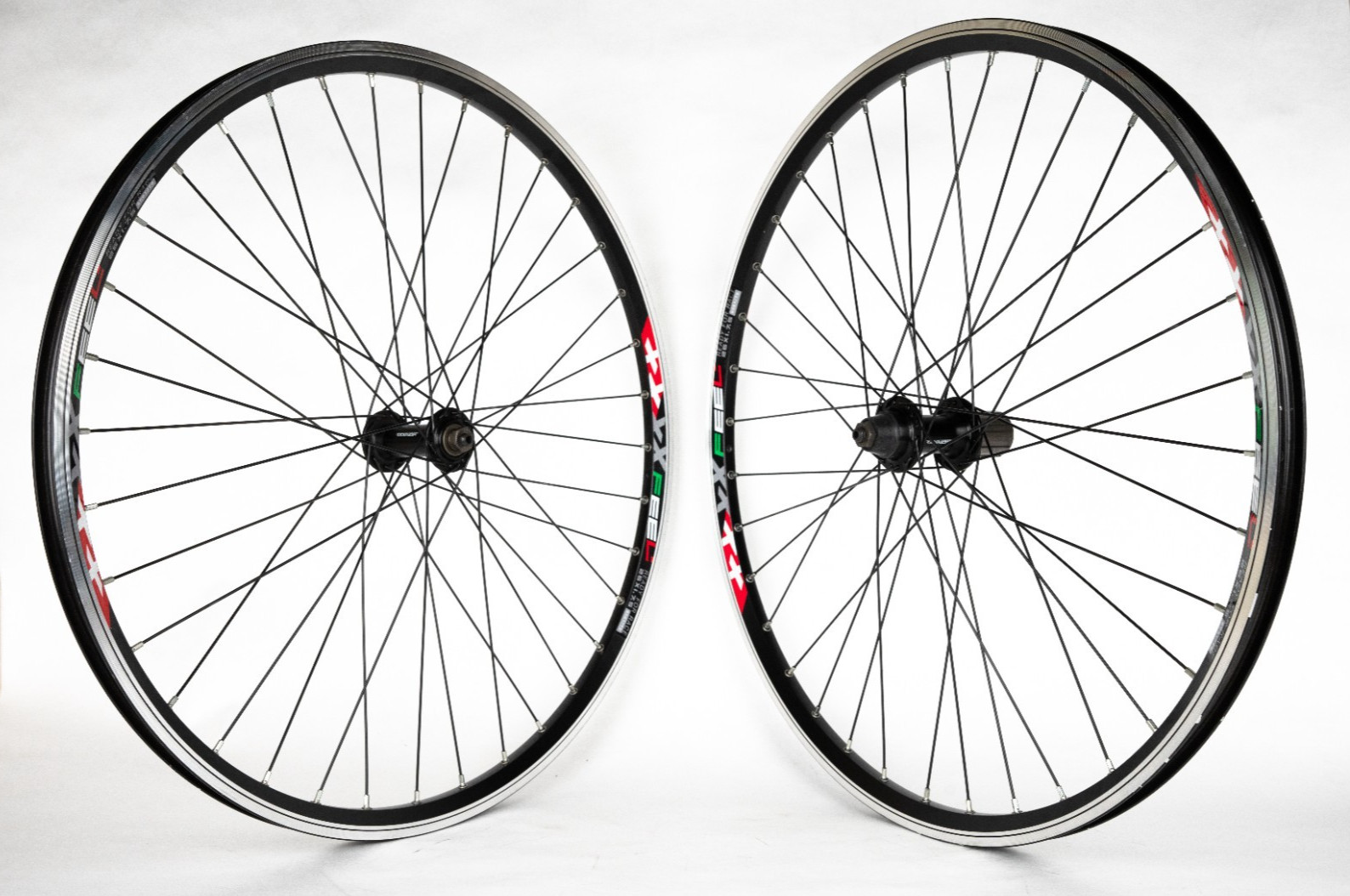 Set ruote MTB BOX 26" x 1.75 Shimano 8/9/10 v, Pista V‑brake e flap inclusi foto 5