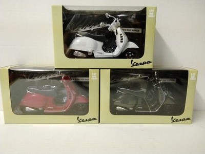 New Ray Vespa GTS Super Scooter Diecast 2012 1/12 NIB Lot 57423