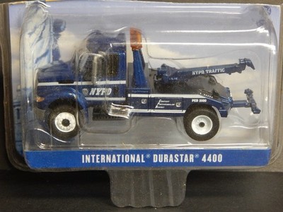 2004 IH Durastar City Wrecker Tow NYPD Greenlight Hot Pursuit 1/64 MIP 2014 CUT!