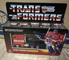 Transformers E5003 Vintage G1 Optimus Prime Collectible Figure