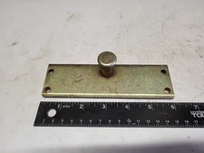 N.O.S. Pete Door Striker Pin and Plate Assembly Peterbilt 04006-1 Ref. # 040061