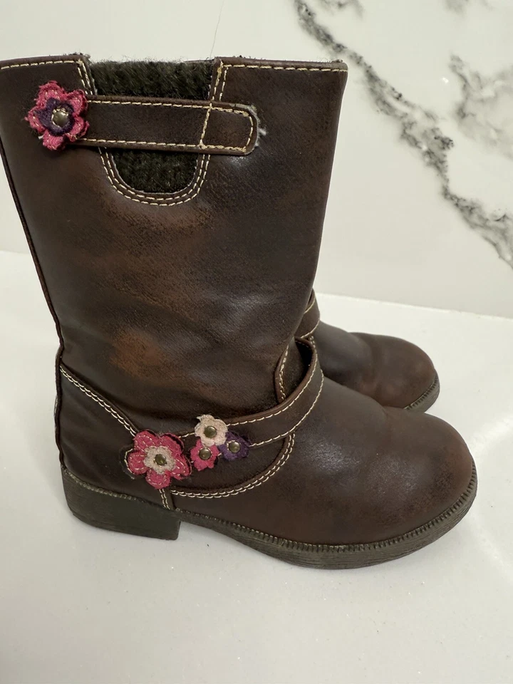 DynasyBoots marrom com detalhes de flor rosa e acabamento tamanho 9 vaqueira equestre - Imagem 2 de 4