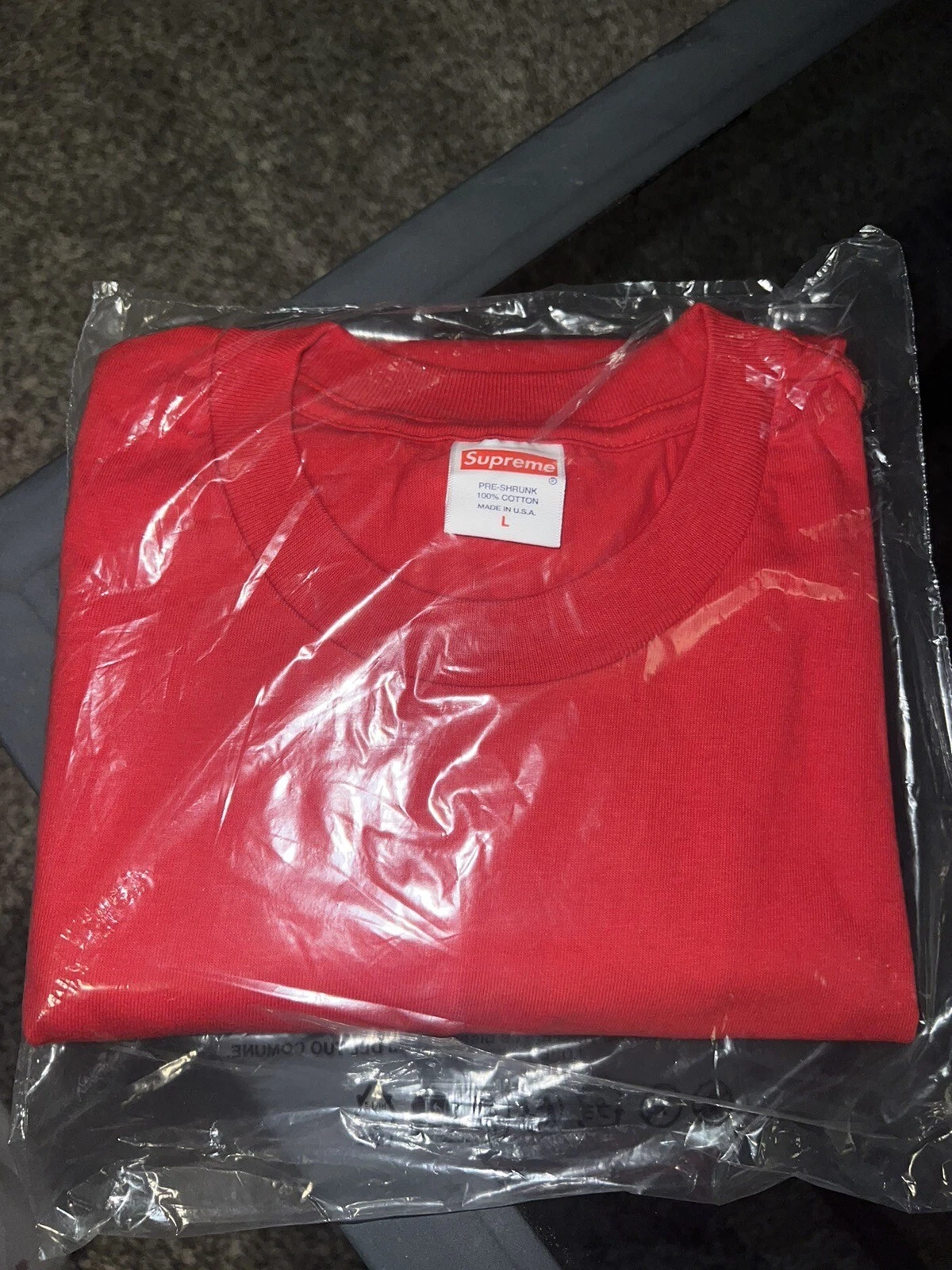 Tee shirt rouge Supreme NYC taille L neuf scellé à la main