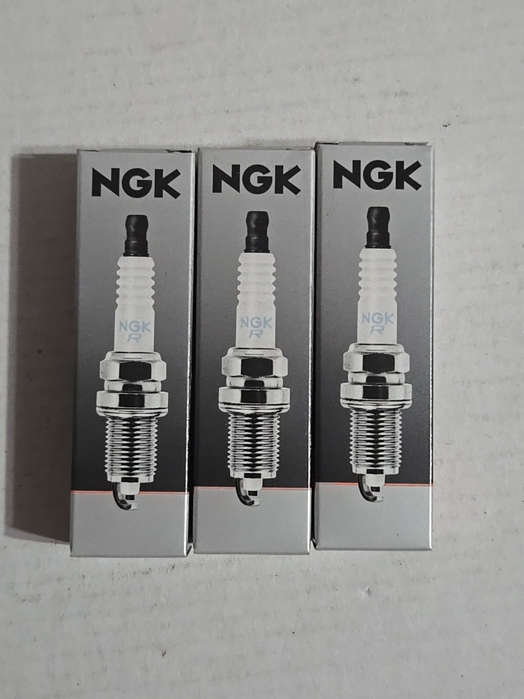 3 plugs NGK 5553 / BKR6ES-11 V-Power Spark Plugs 1996-2001 Toyota Camry 3.0L V6 