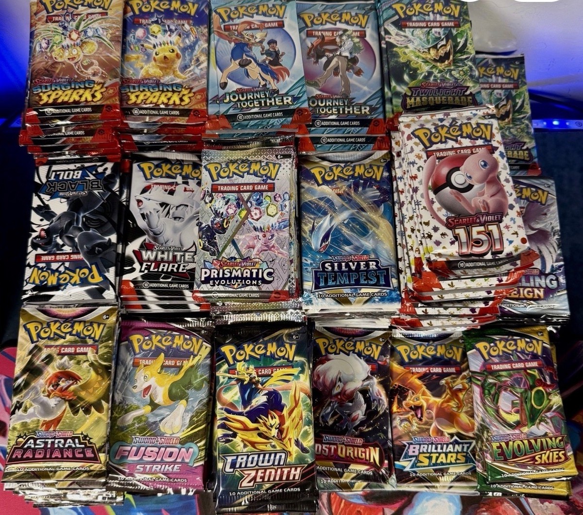 Pokemon 1x booster pack- look for evolving skies and 151!! (1:10 CHANCE!!!) Pokemon 1x booster pack- look for evolving skies and 151!! (1:10 CHANCE!!!)