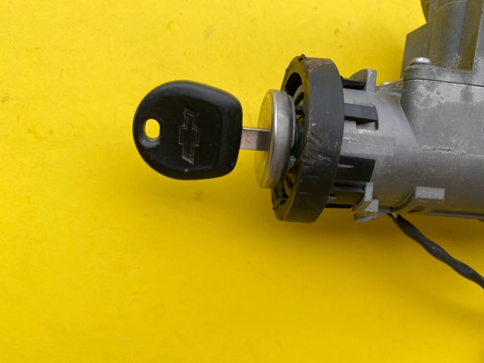 2019-2024 CHEVROLET SILVERADO 1500 IGNITION LOCK W/KEY IMMOBILIZER OEM 13516351 - Image 4 of 4