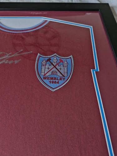 West Ham Sir Geoff Hurst Signed and Framed 1964 FA Cup Final Shirt with COA. - Picture 5 of 8