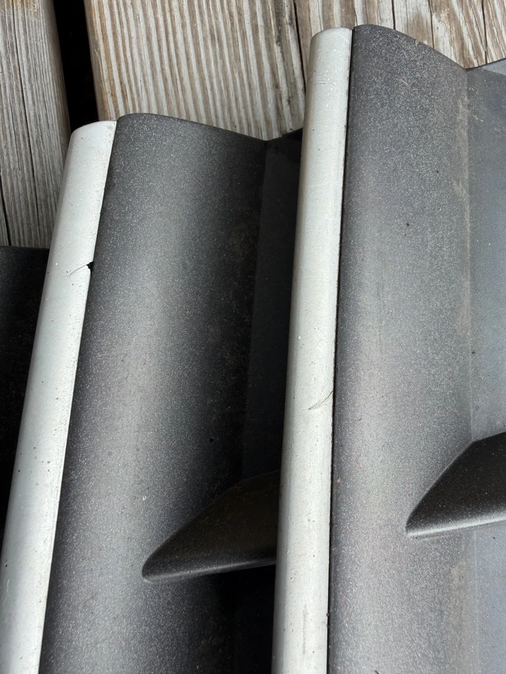 Chrysler Crossfire 2004-2008 parrilla superior delantera capó parachoques OEM 04-08 Foto 3 de 4