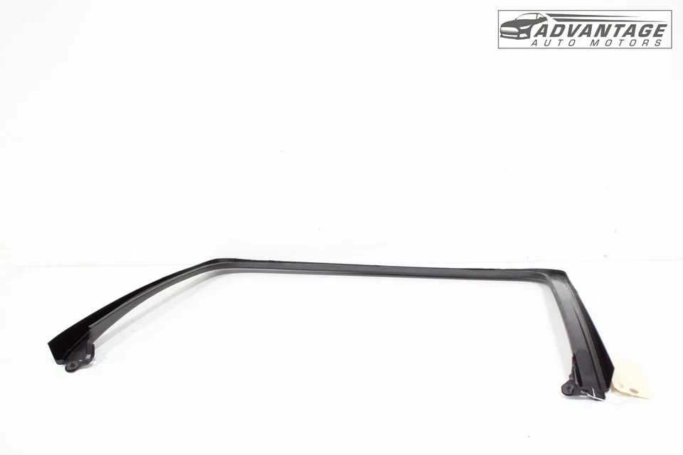 2015-2020 GMC YUKON REAR RIGHT SIDE DOOR WINDOW FRAME MOLDING GARNISH OEM - Image 4 of 4