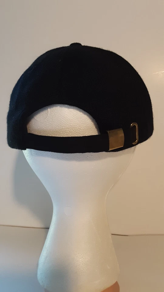 Boné/chapéu de beisebol feito sob medida Madame Paulette letras douradas pretas tamanho único - Imagem 2 de 4