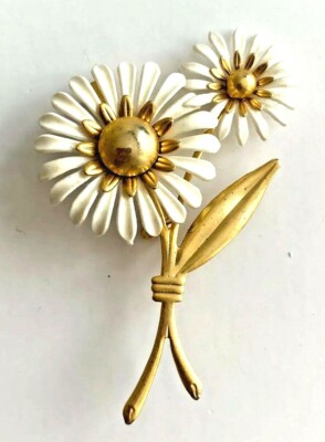 Vintage Brosche BLUME gold weiß goldtone Zustand NEU RAR 6,8cm!