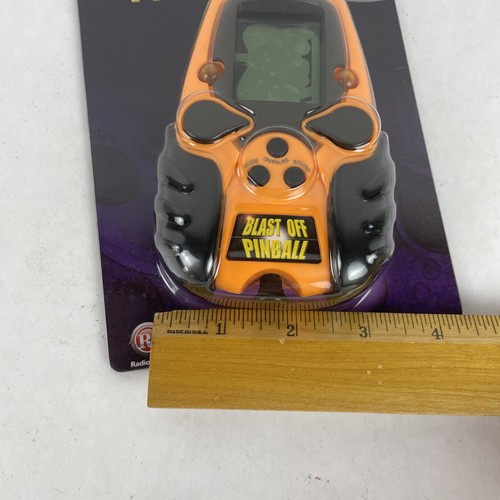 Radio Shack Blast off Pinball Electronic Hand Held Game Vintage New In Package - Picture 9 of 10
