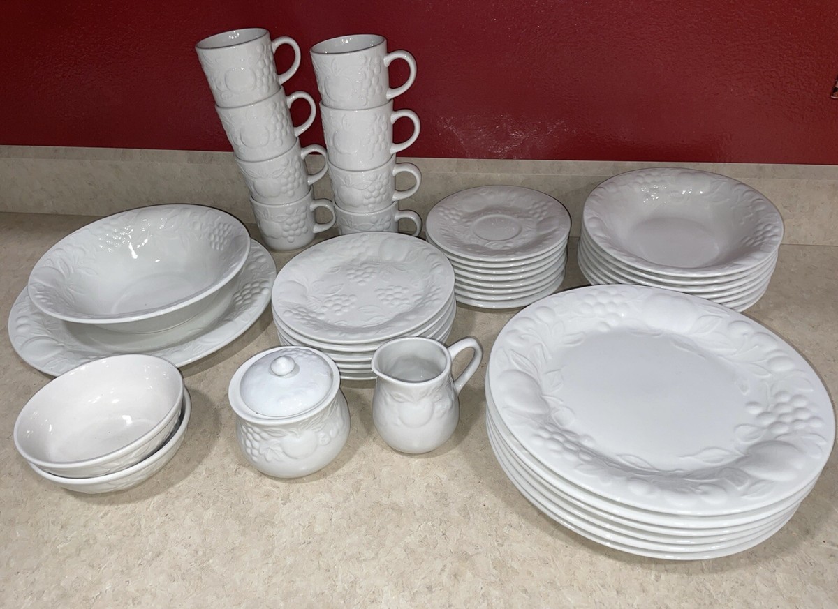 Gibson Housewares Bouquet Flourish Embossed White Fruit Set of 42