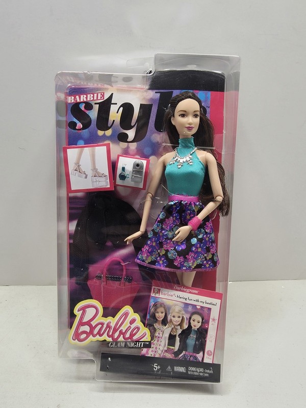 BARBIE  GLAM NIGHT STYLE  FASHION DOLL W/  EXTRA OUTFIT 2014 NEW