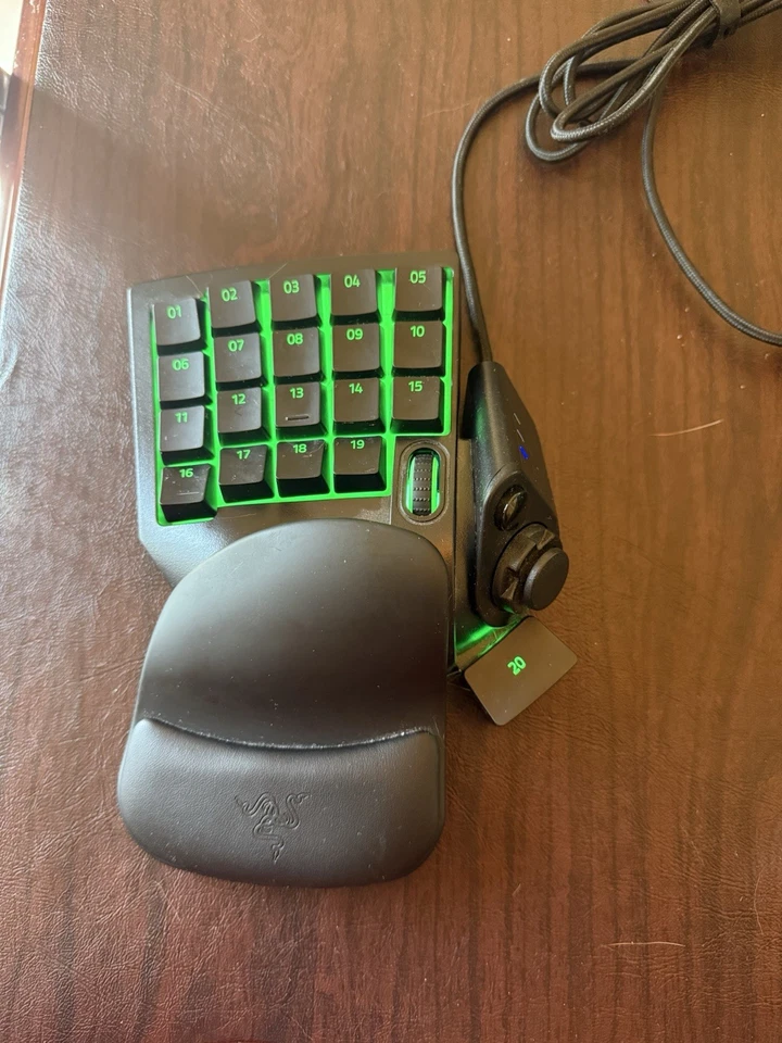 Razer Gaming Set (Blackwidow Elite Keyboard, Basilisk Mouse, Tartarus V2 Keypad) - Image 3 of 4